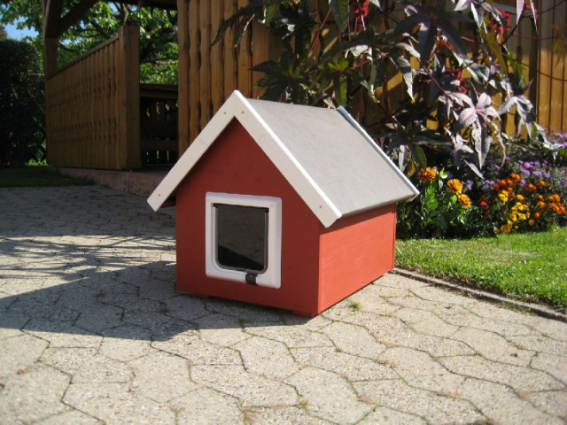 Katzenhaus Katzenhütte wetterfest mit Katzenklappe - Tiere - Colmberg